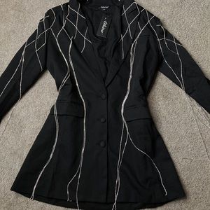 NEVER GONNA STOP JEWEL TRIM BLAZER
Size M